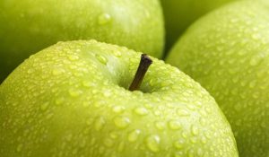 خرید سیب سبز ترش فرانسوی ترکیبی از طعم ترش، تازگی و ارزش غذایی